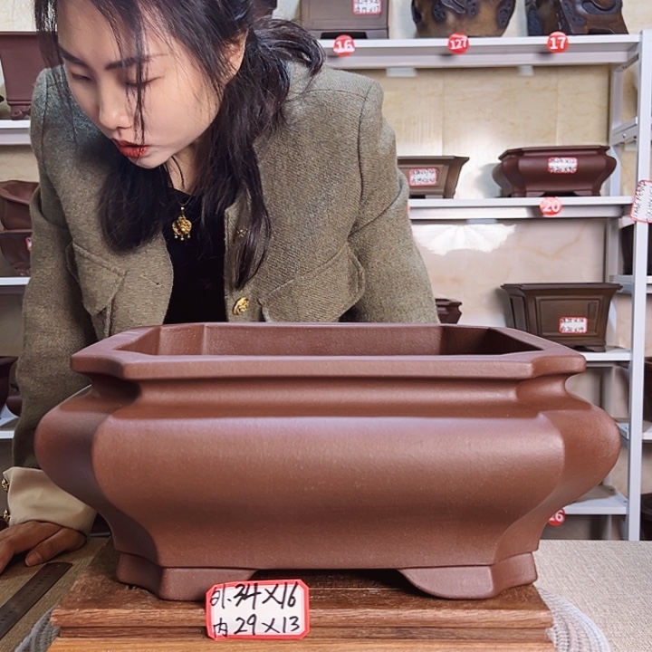 紫砂花盆等多种装饰