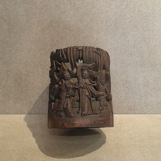 有机玻璃竹雕笔筒一个