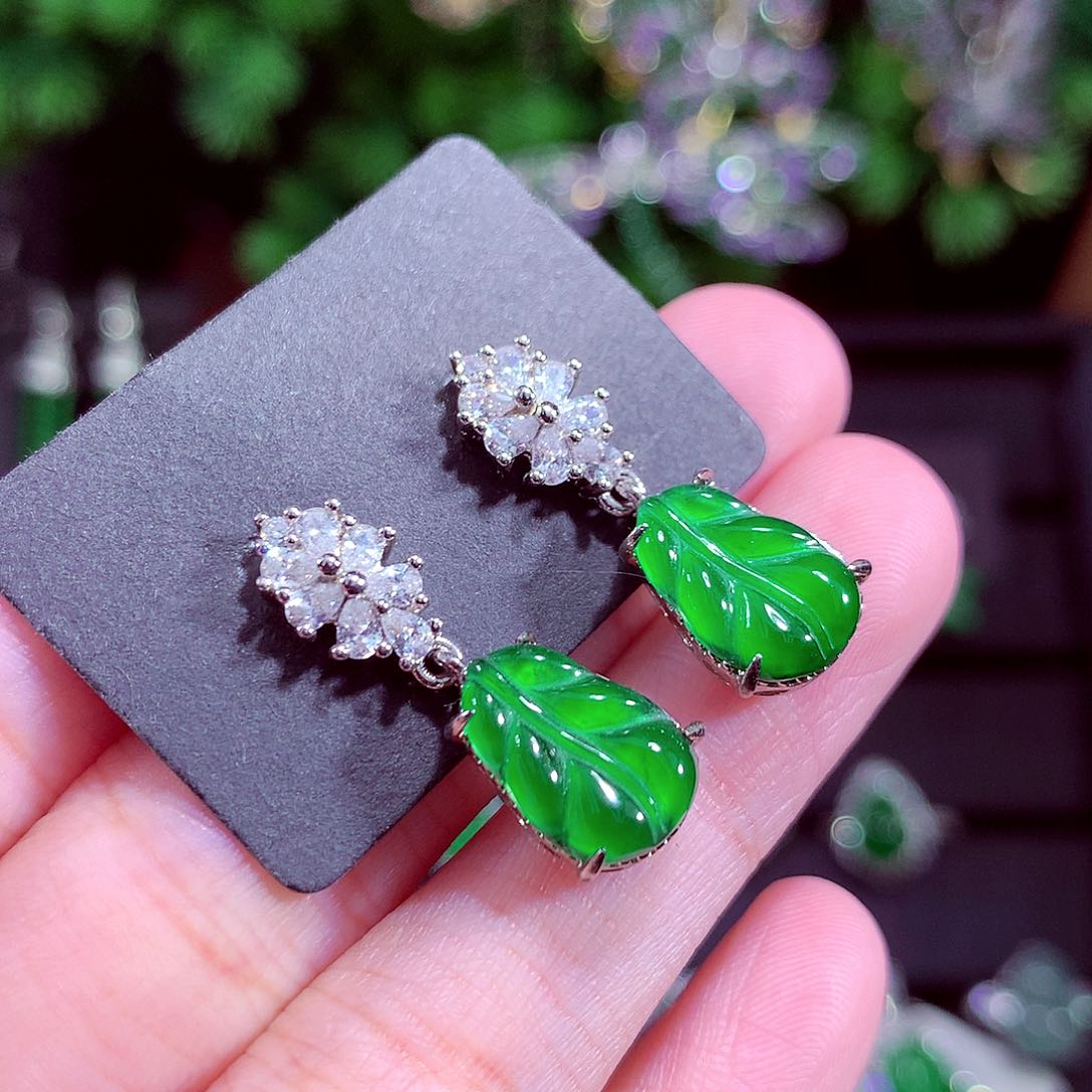 颈饰未镶嵌翡翠天然