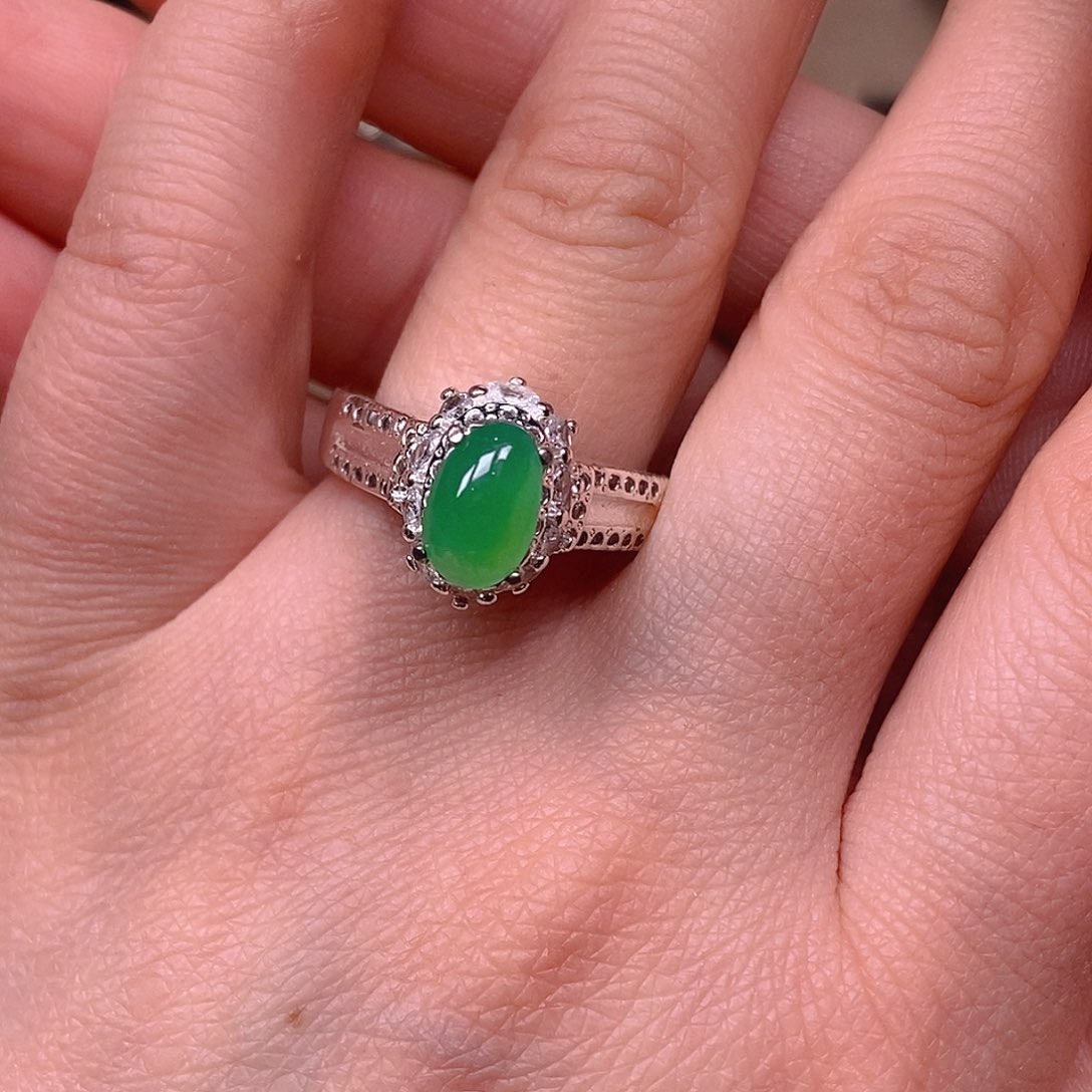 翡翠耳饰未镶嵌翡翠蛋面