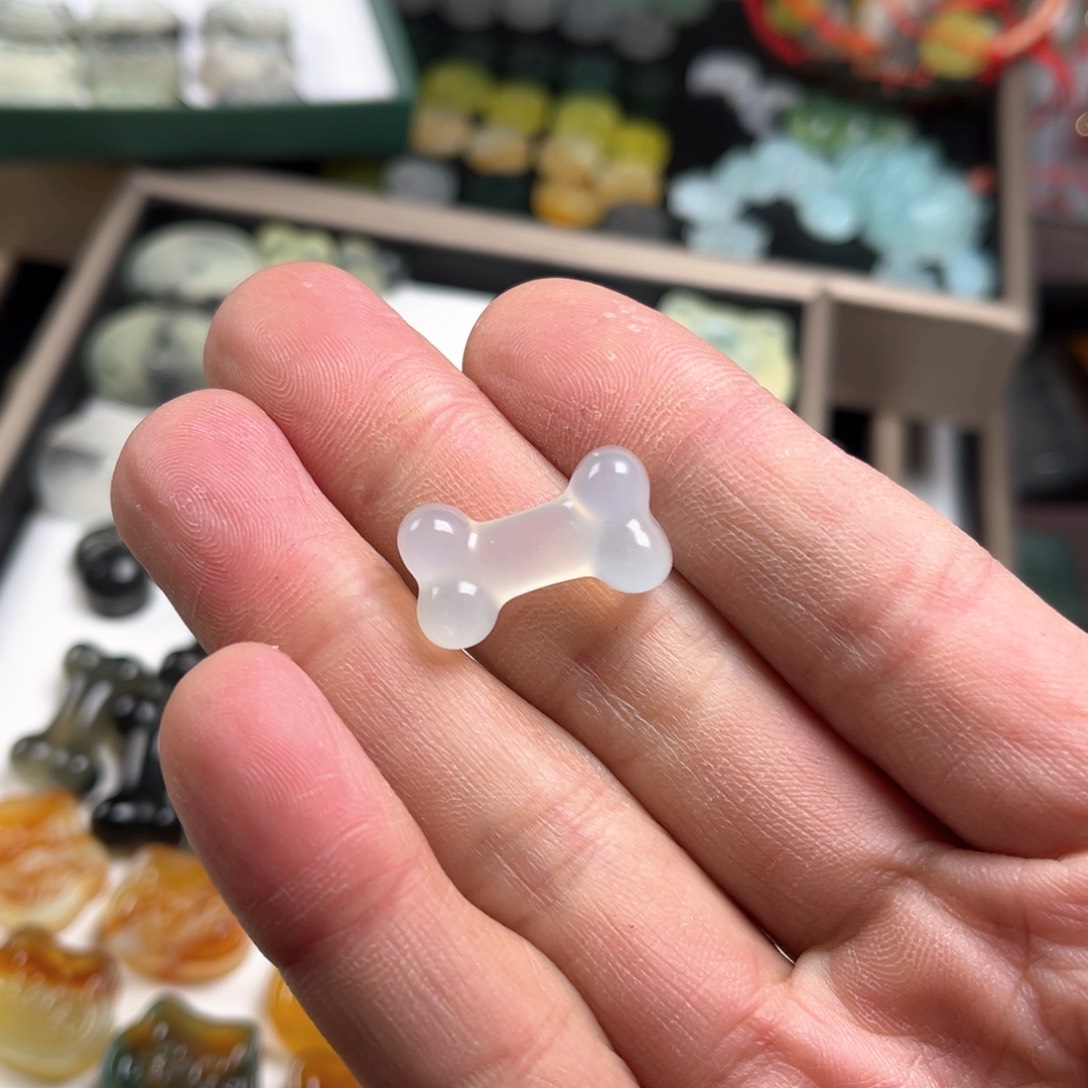 蛇纹石玉原石未镶嵌