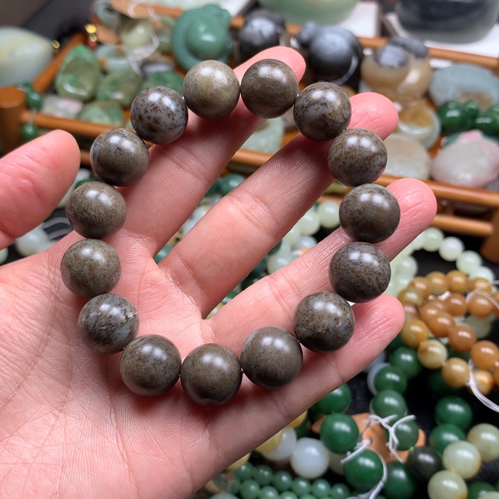 和田玉未镶嵌手链默认有瑕不退不换