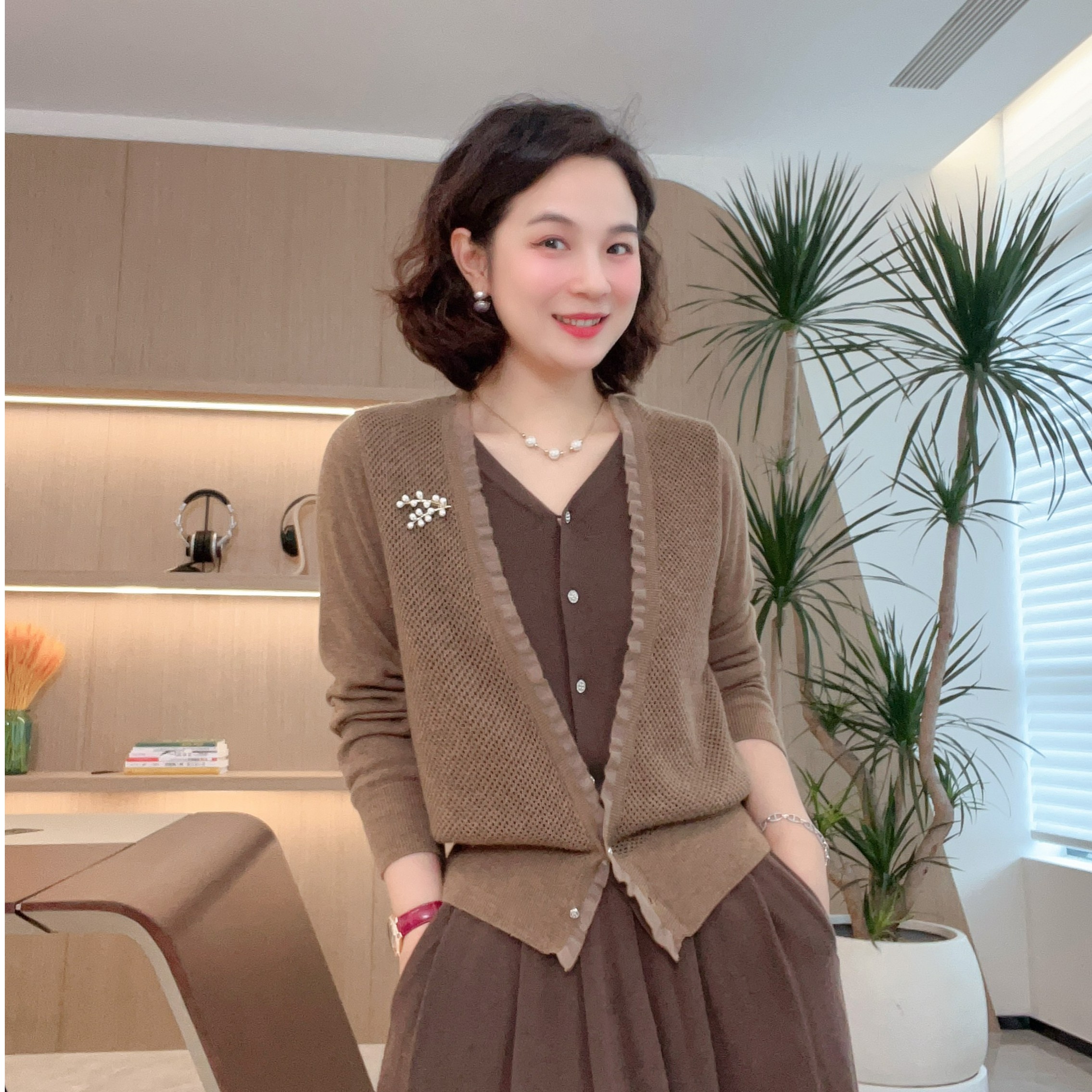 LVMU/吕木春秋新款长袖朵朵假两件针织衫#DQ6106