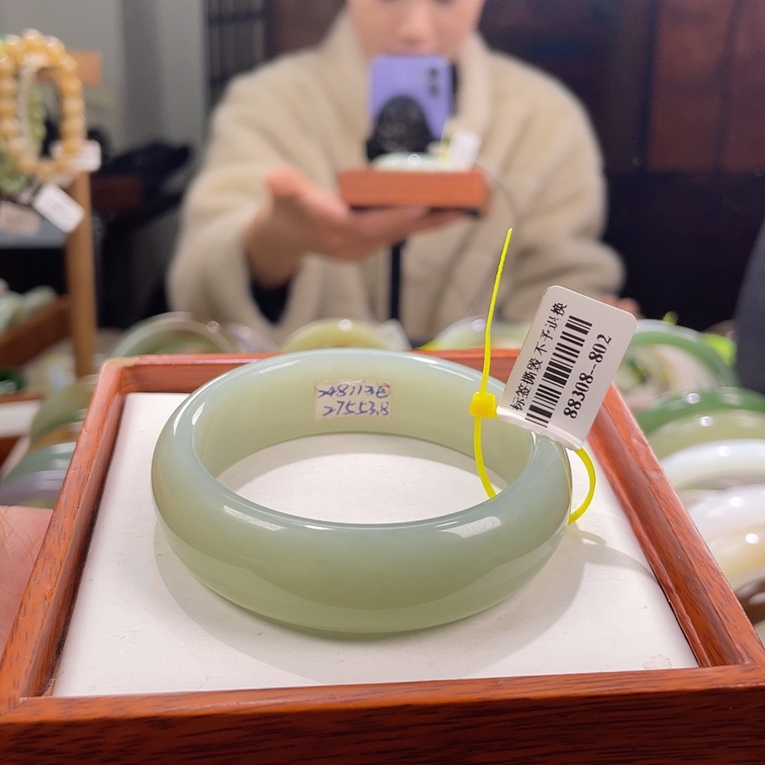 【闪购商品】和田玉未镶嵌手镯53.4