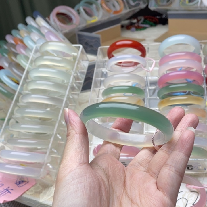 玛瑙/玉髓未镶嵌手镯56圈口