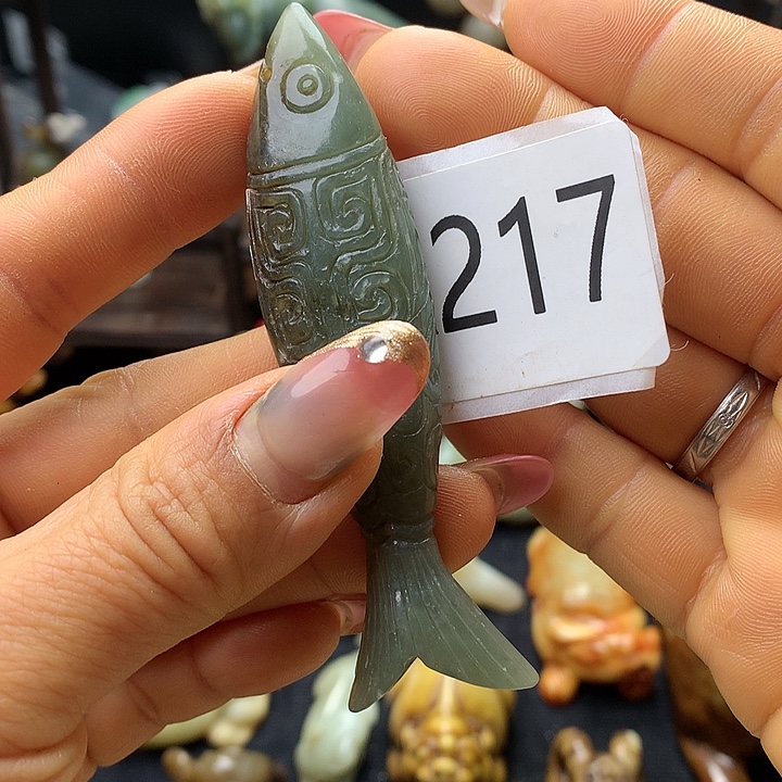 和田玉未镶嵌车挂