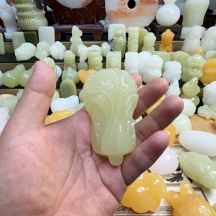 石材好看的手把件白菜
