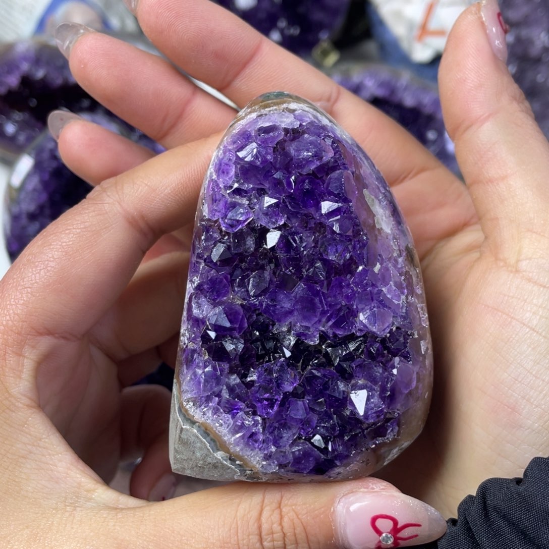 紫晶大型摆件（非配饰）未镶嵌