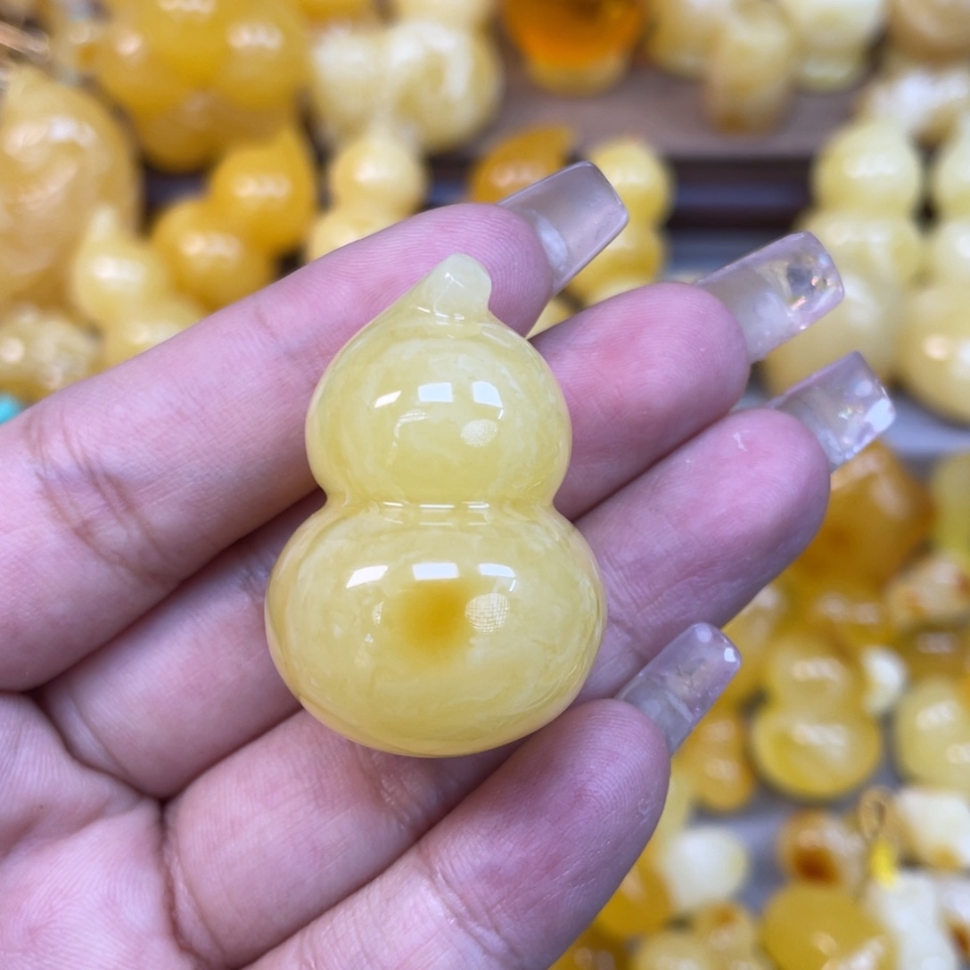 琥珀未镶嵌珠宝奇石