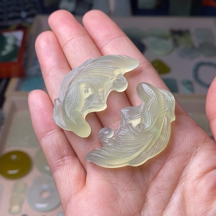 蛇纹石玉颈饰未镶嵌