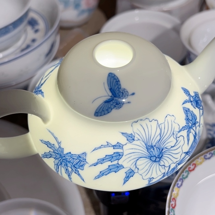 杯手绘大球泥茶壶一个