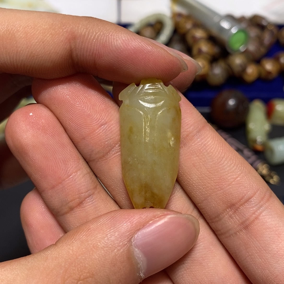 玉***引玛瑙/玉髓未镶嵌颈饰