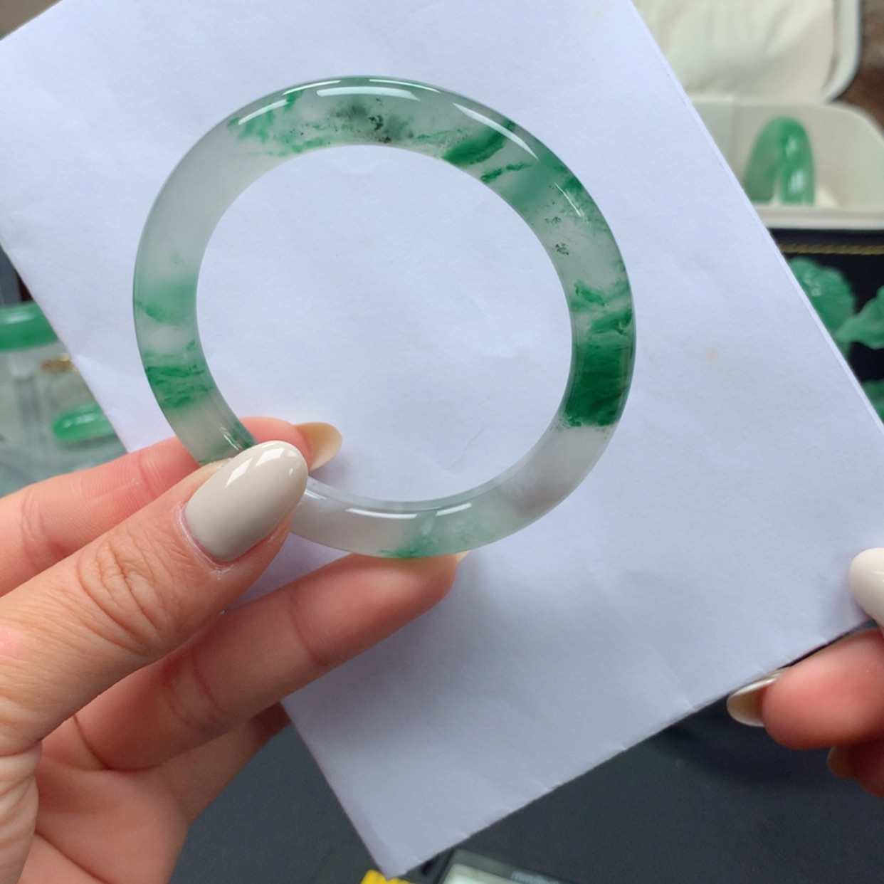 【闪购商品】石英质玉未镶嵌手镯