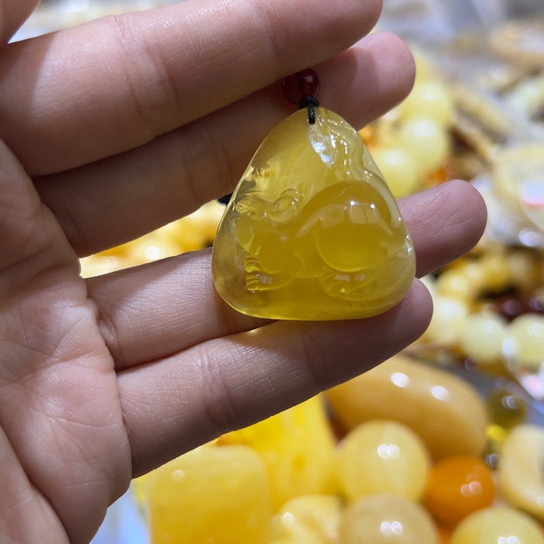 琥珀珠宝奇石未镶嵌