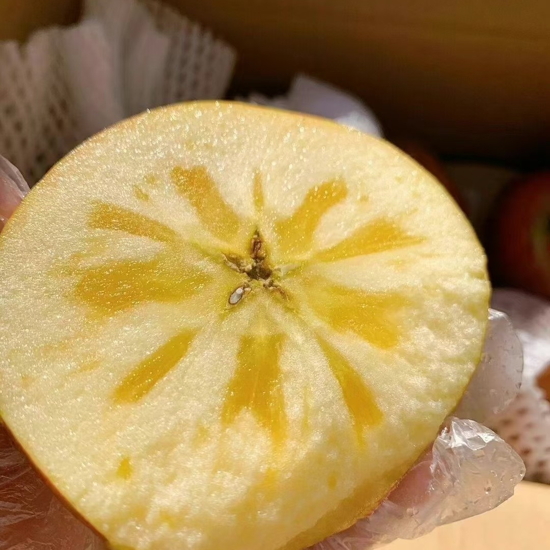 苹果脆甜可口一箱新疆维吾尔自治区