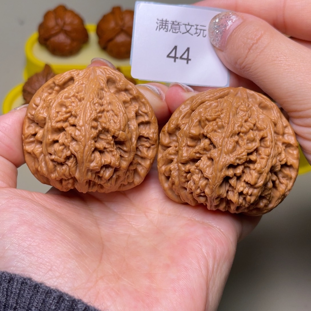 C***O手串文玩核桃粗筋51.44