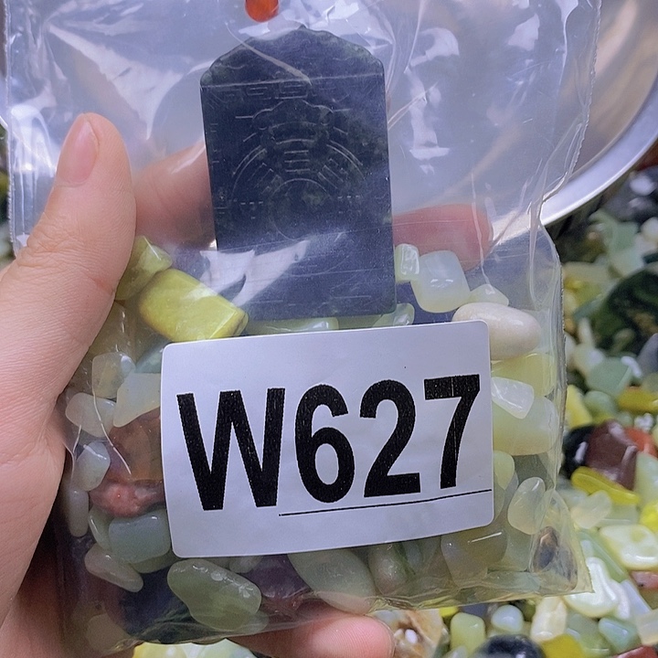 未镶嵌岫玉鱼缸石