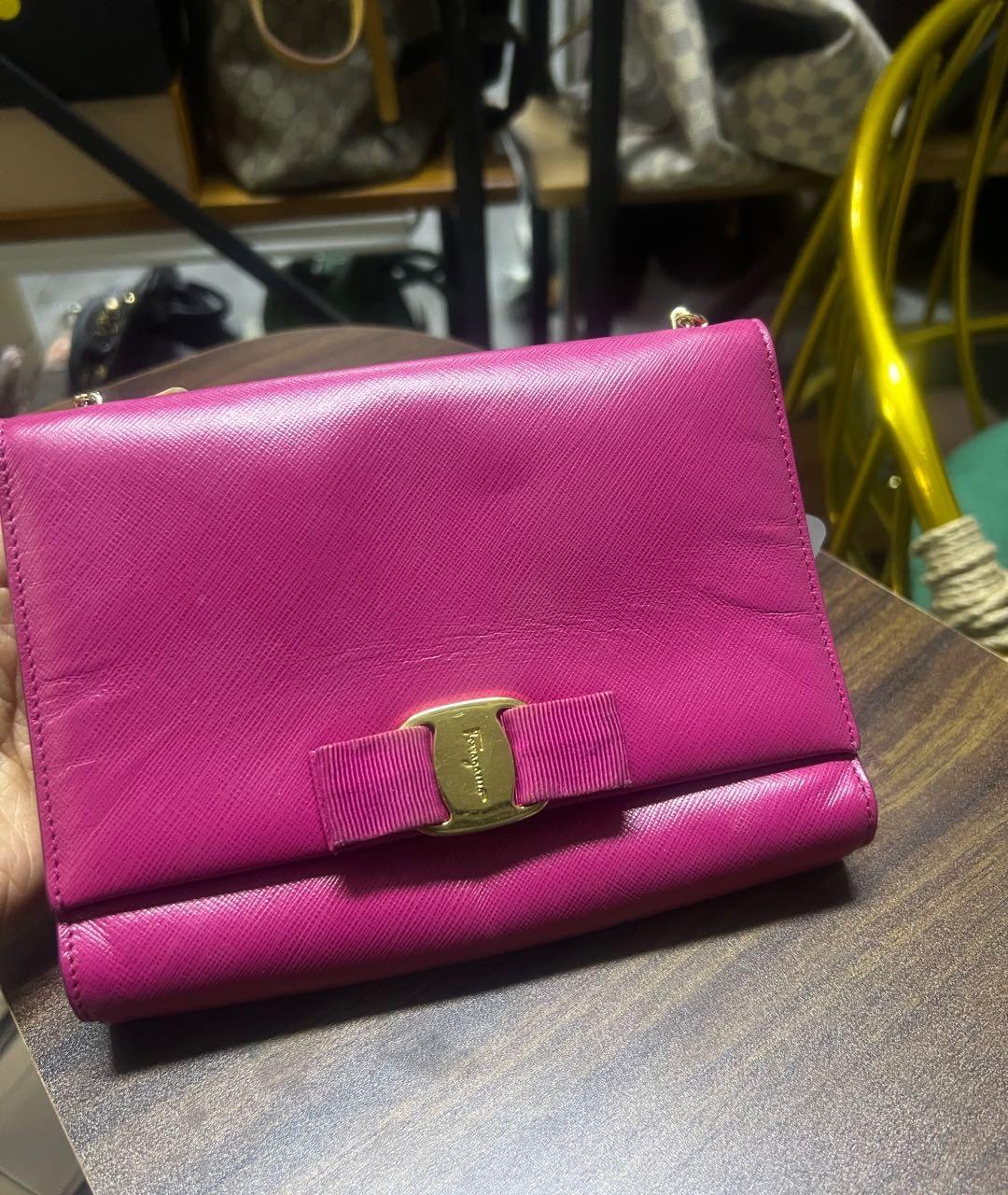 95新 Ferragamo斜挎包 20006