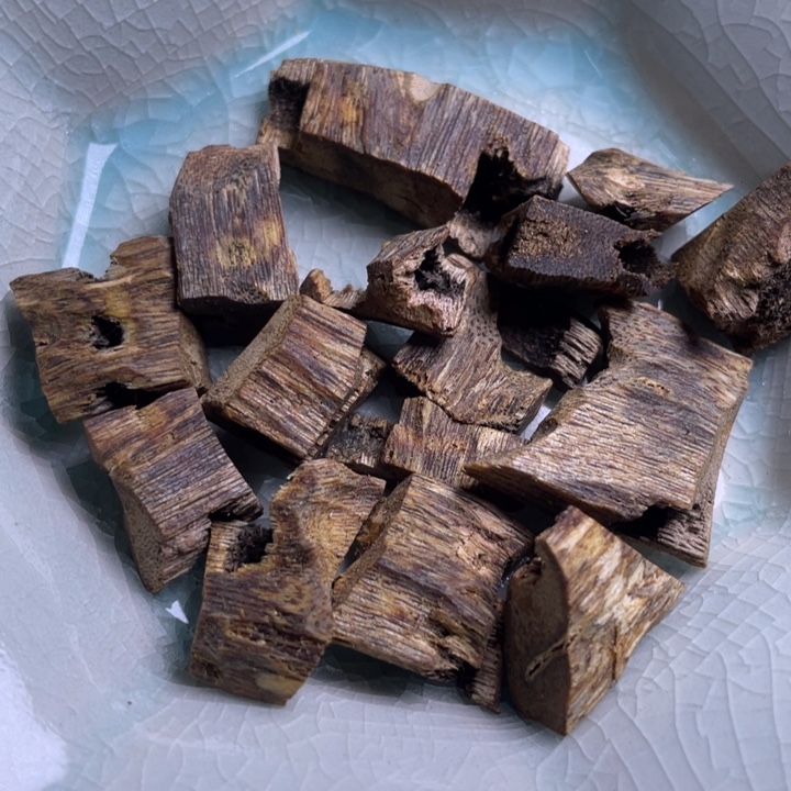 8***0沉香海南种植莺歌绿碎料200克