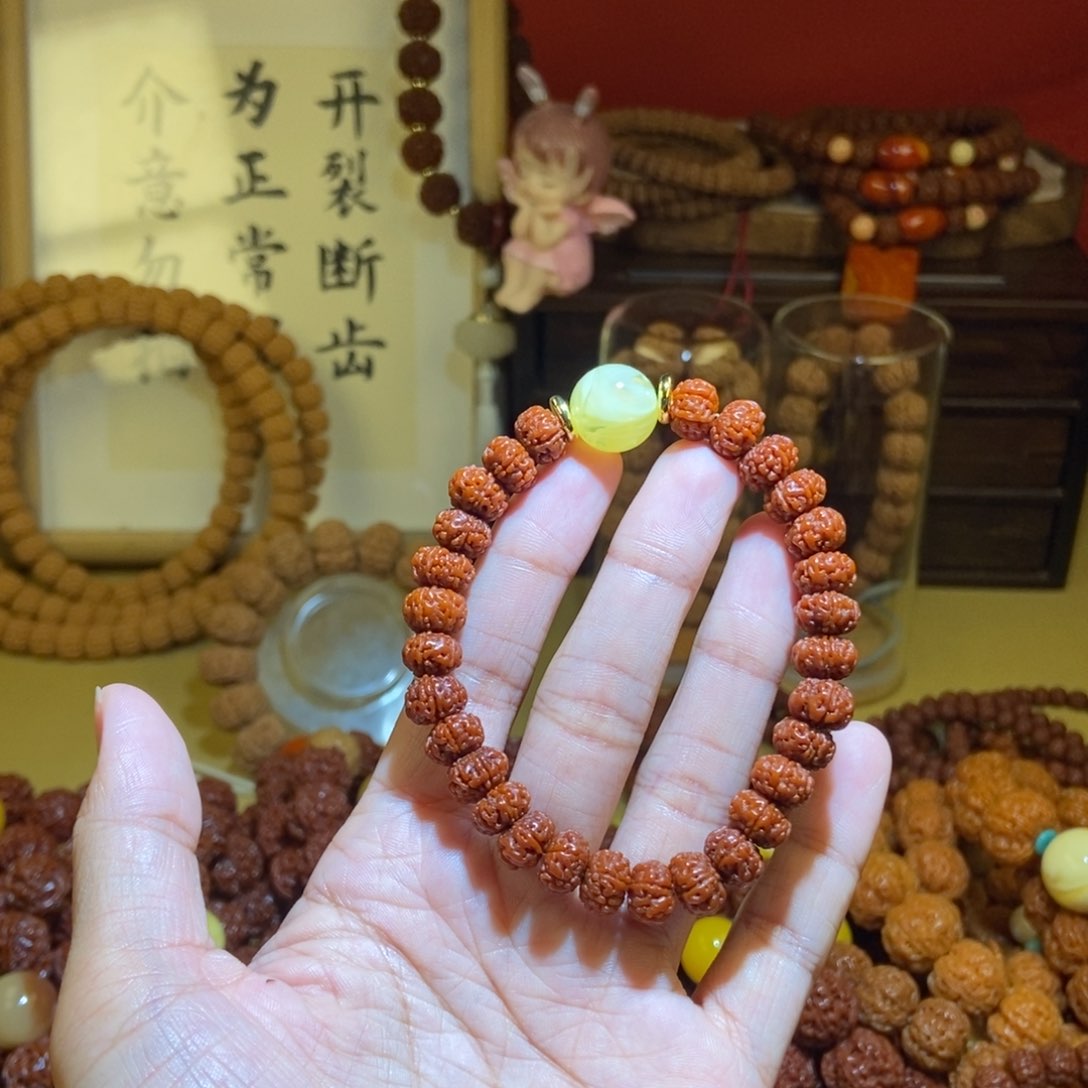 金刚菩提吊坠96玉化黄珠单