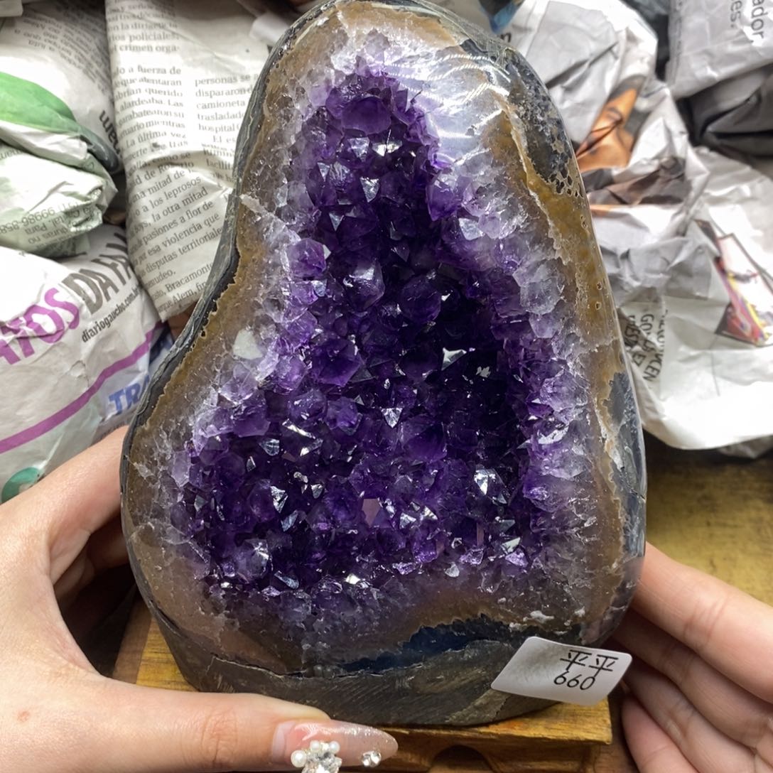 乌拉圭未镶嵌紫晶