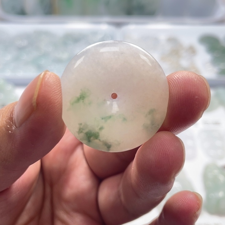翡翠未镶嵌颈饰扣子