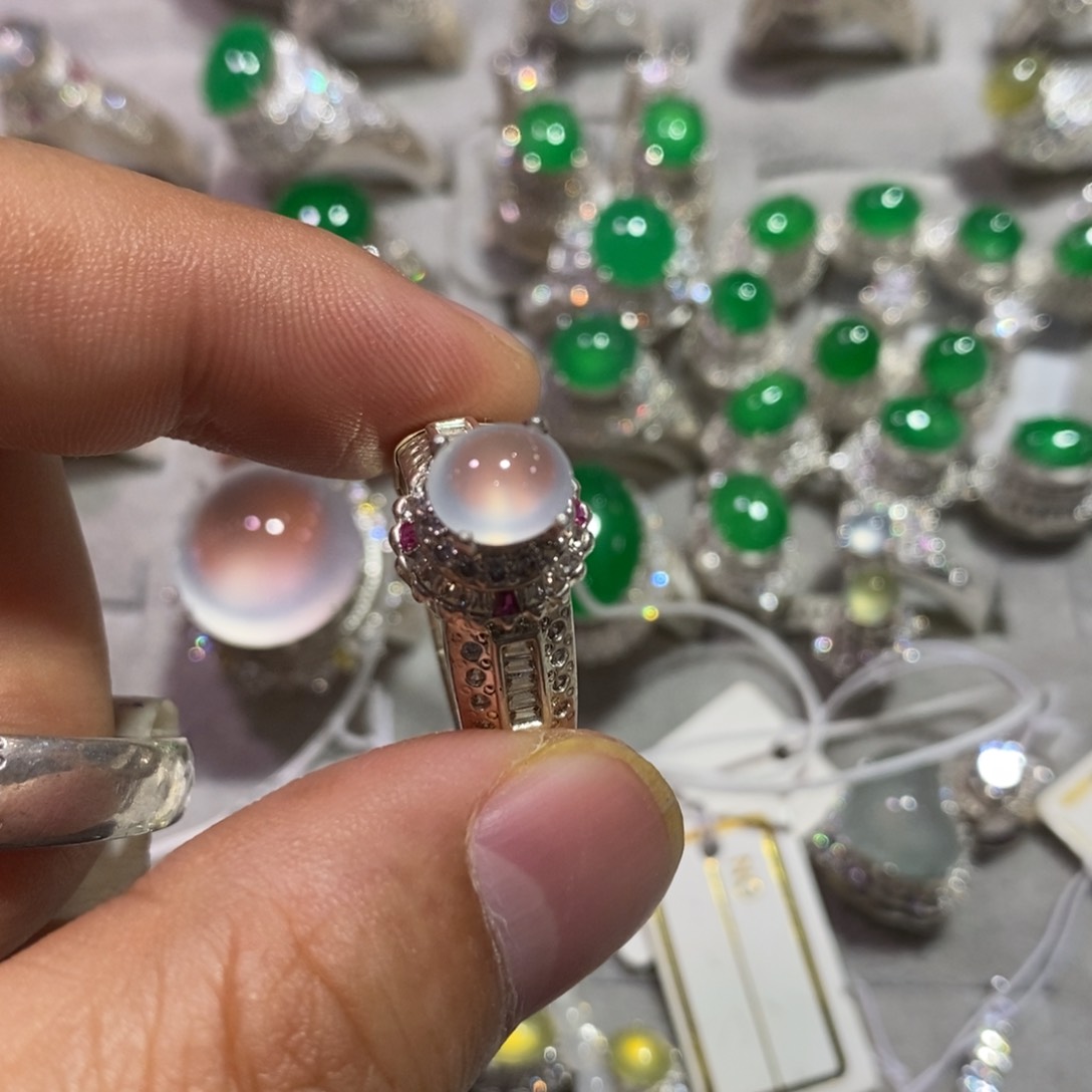 定制翡翠未镶嵌冰种7.6mm