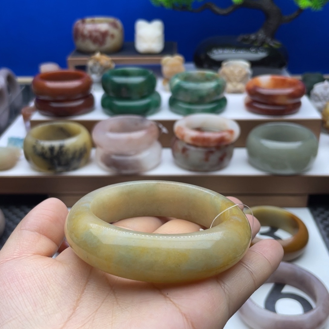 石英质玉手镯未镶嵌