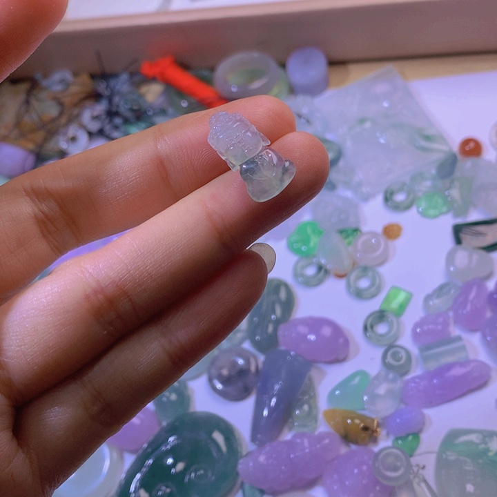 翡翠颈饰未镶嵌宝宝佛