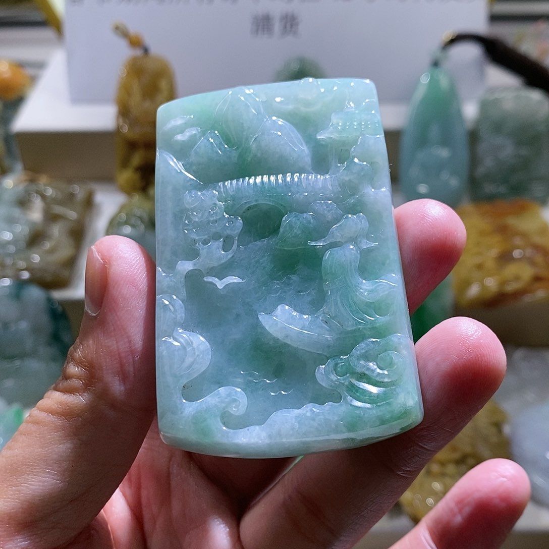 【闪购商品】翡翠颈饰未镶嵌山水