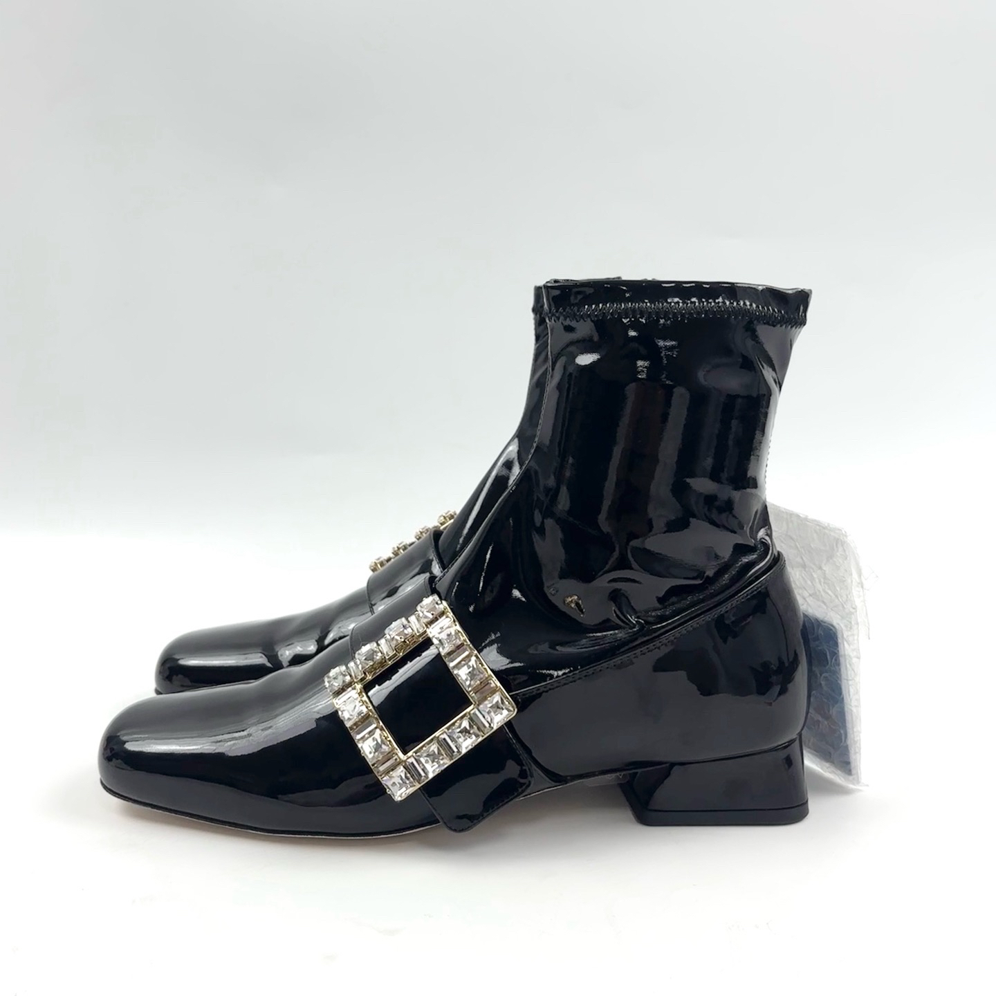 99新 Roger Vivier/罗杰·维威耶 37码 黑色漆皮钻扣短靴 lm4492