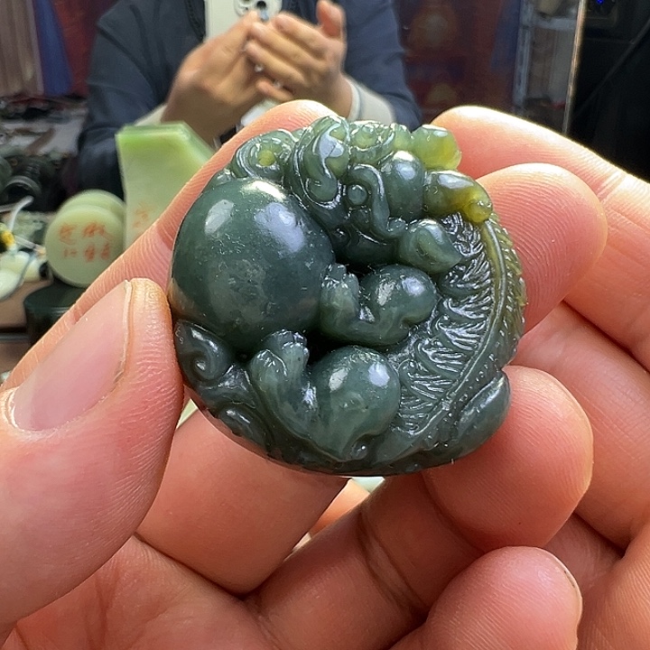 和田玉（糖玉）未镶嵌颈饰守护貔貅