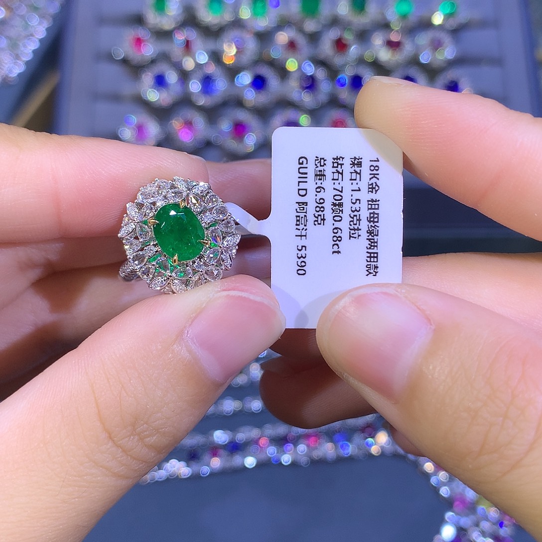 戒指18K金镶嵌祖母绿