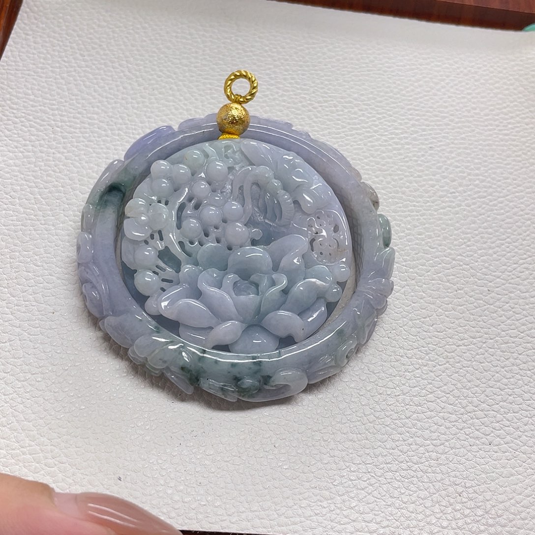 翡翠未镶嵌颈饰春彩套镯