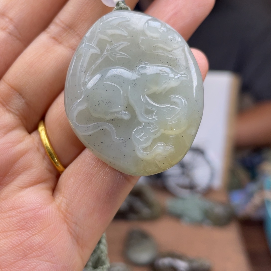 和田玉未镶嵌颈饰