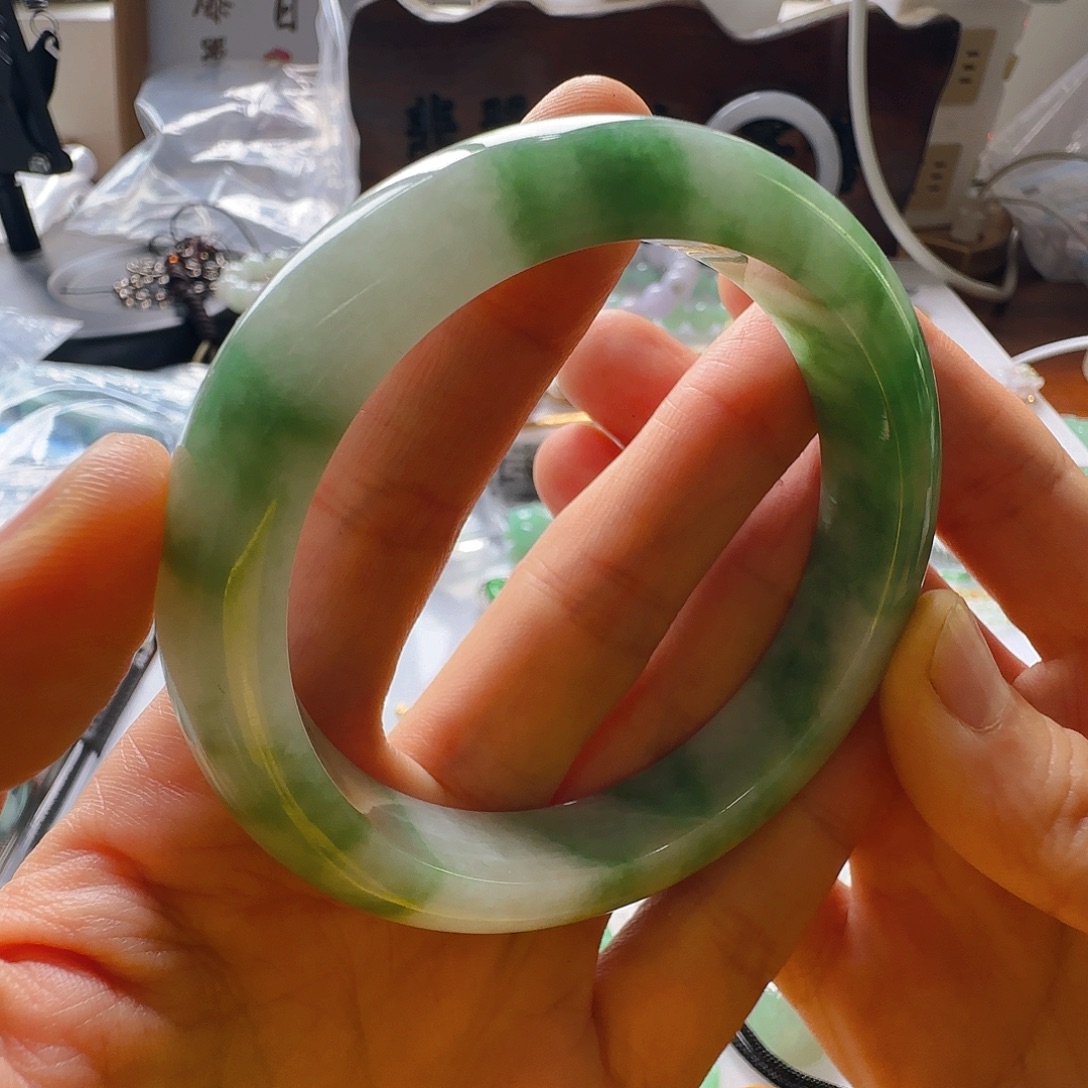 小***豆翡翠未镶嵌手镯翡翠580