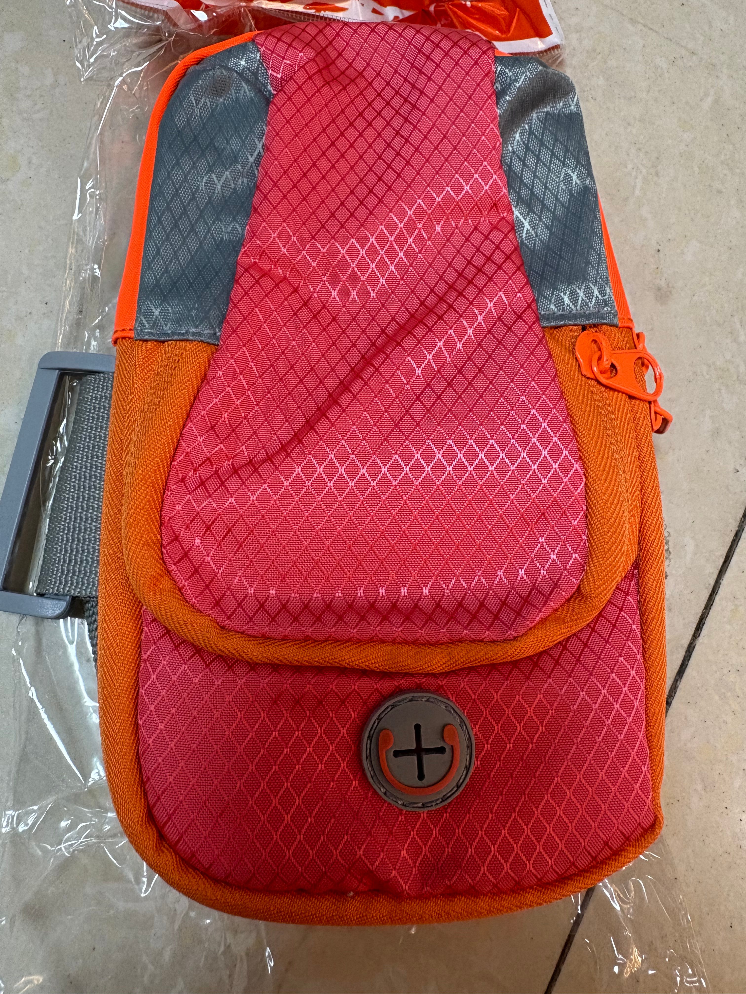 时尚户外小包包