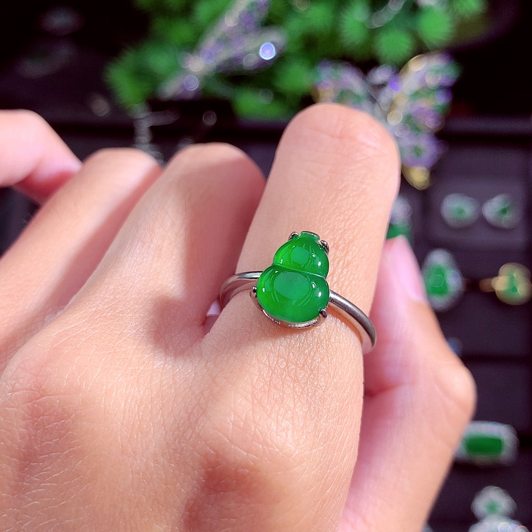 颈饰未镶嵌翡翠天然