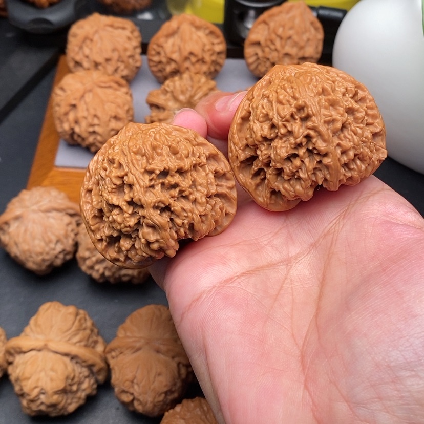 【闪购商品】文玩核桃把件3****s满天星