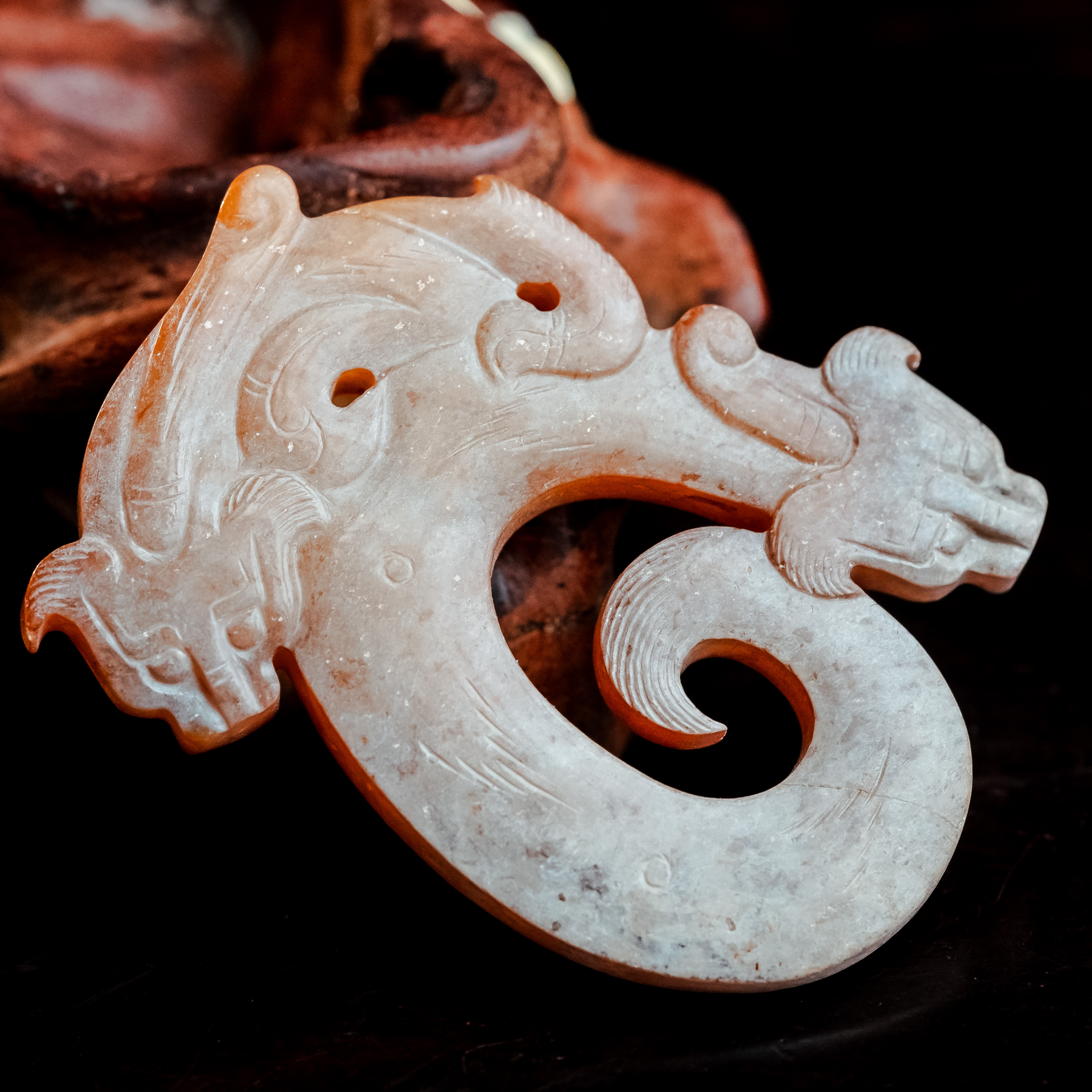 明代和田玉龙形佩