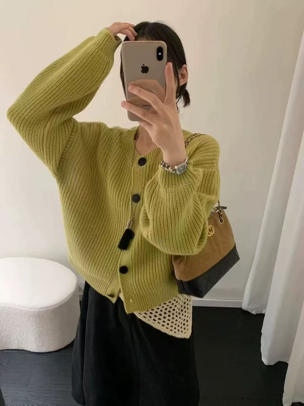 简约纯色圆领单排扣长袖针织衫女秋冬宽松百搭软糯毛衣外套潮