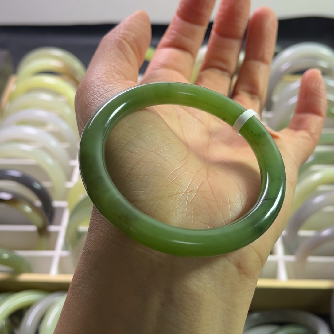 和田玉（碧玉）手镯53.8圈未镶嵌