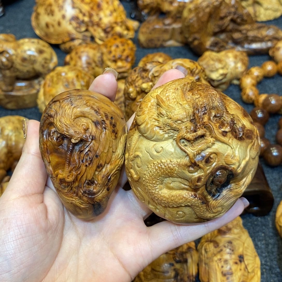 柏木（崖柏）天*?精品陈化瘤疤凤凰+龙蛋