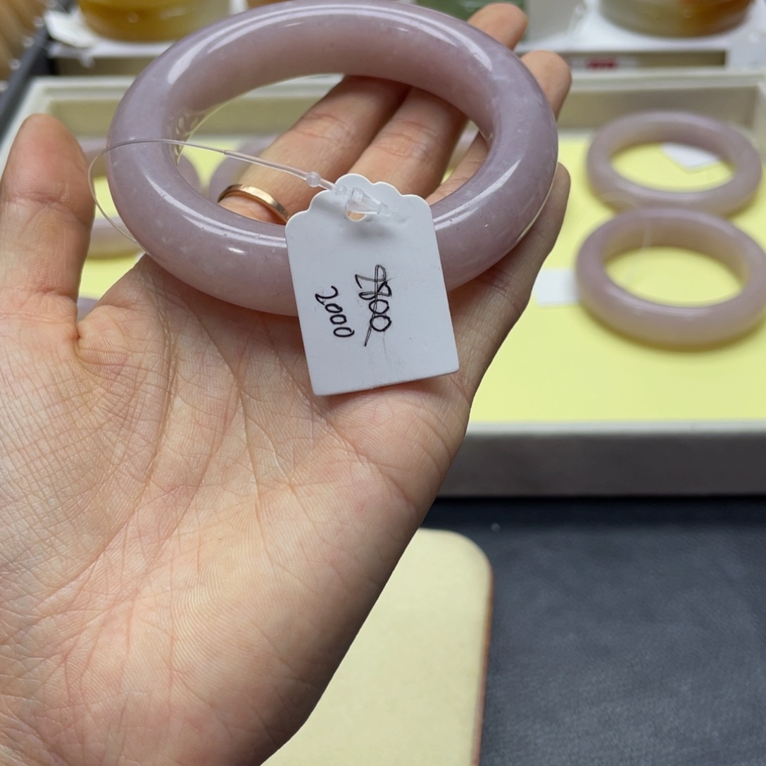 石英质玉手镯未镶嵌动**楚