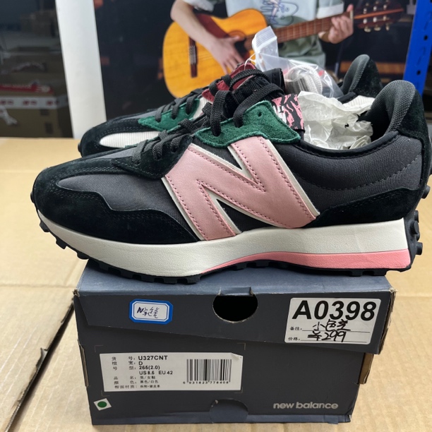 A0398 NEW BALANCE U327CNT 42码运动鞋直播微瑕疵 无售后