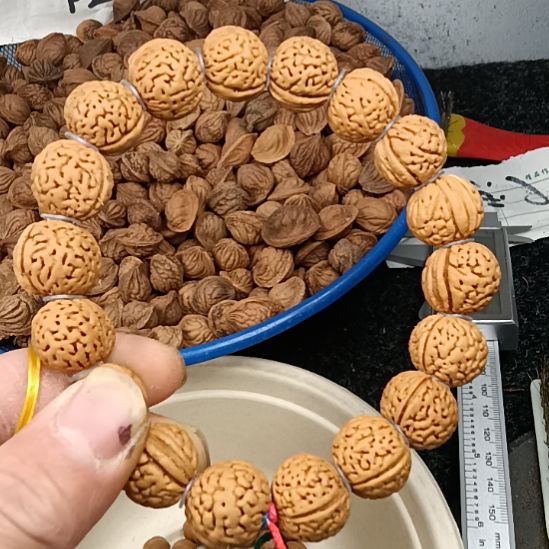 于***多吊坠桃核桃核手串