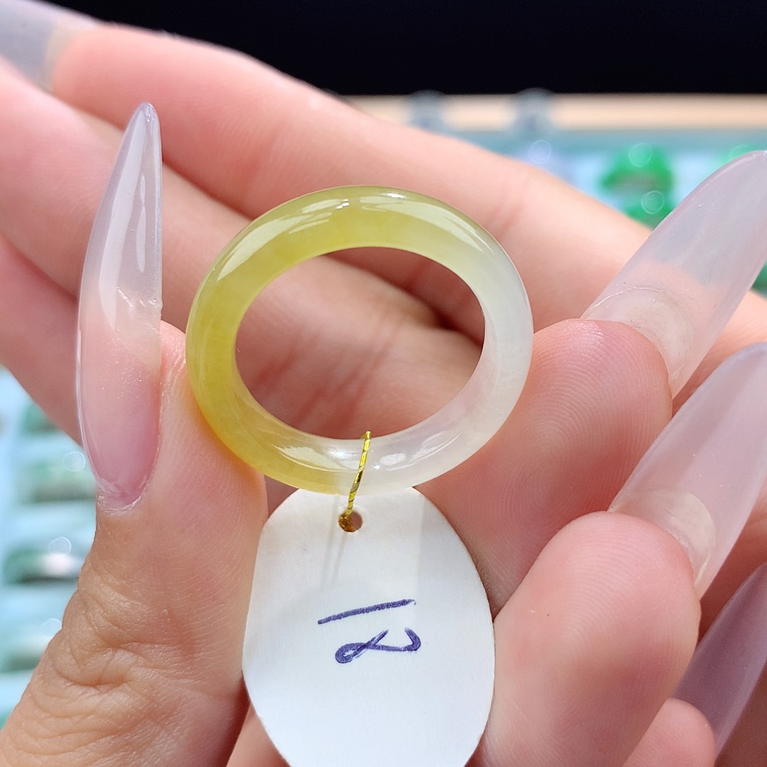 翡翠戒指未镶嵌18圈