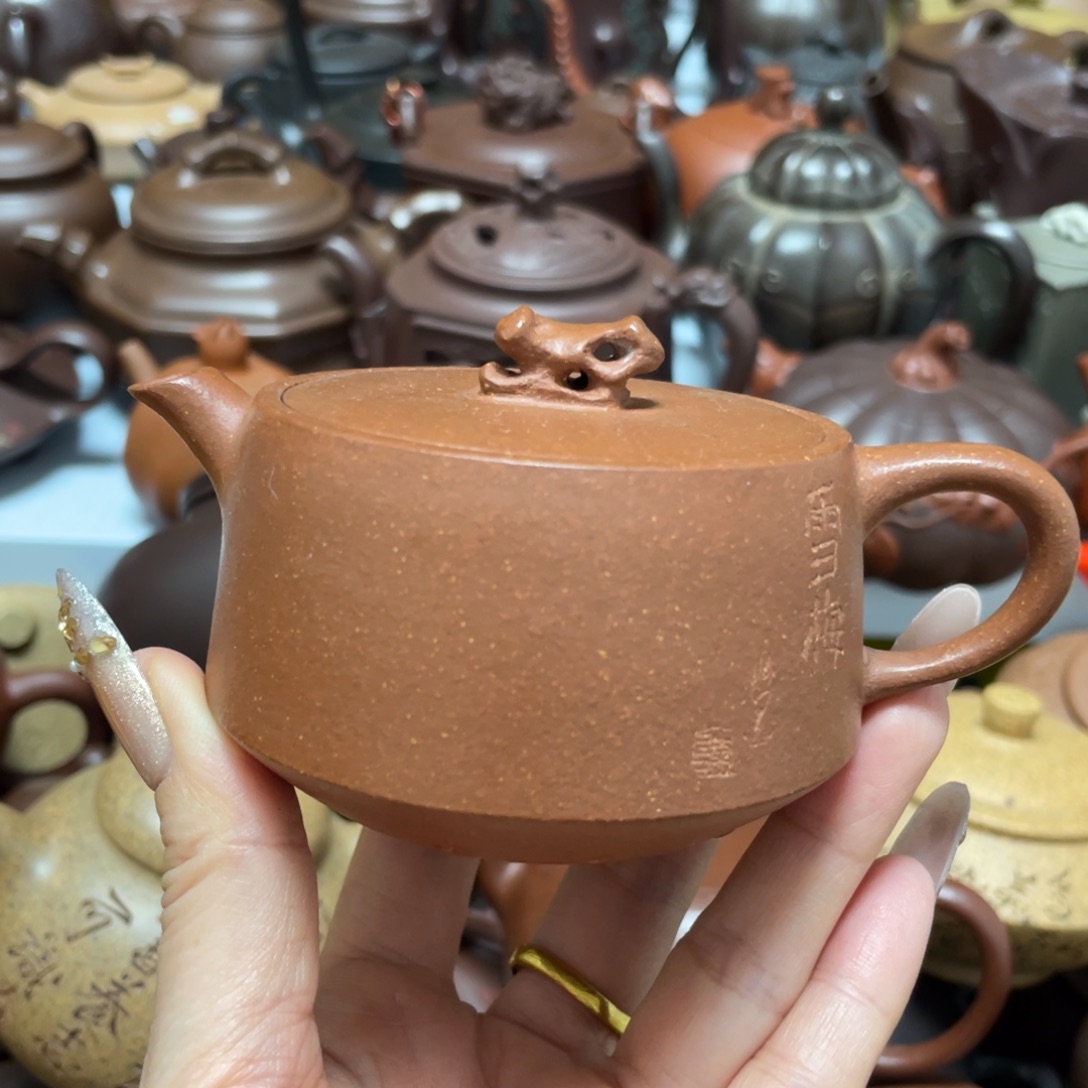 底槽青茶壶紫砂艺术作品