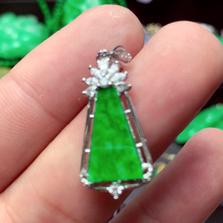 翡翠未镶嵌吊坠(不含链)