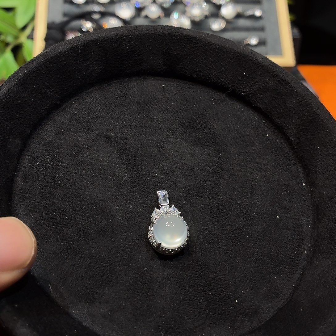 石英质玉未镶嵌石英质玉小众简约吊坠不含链